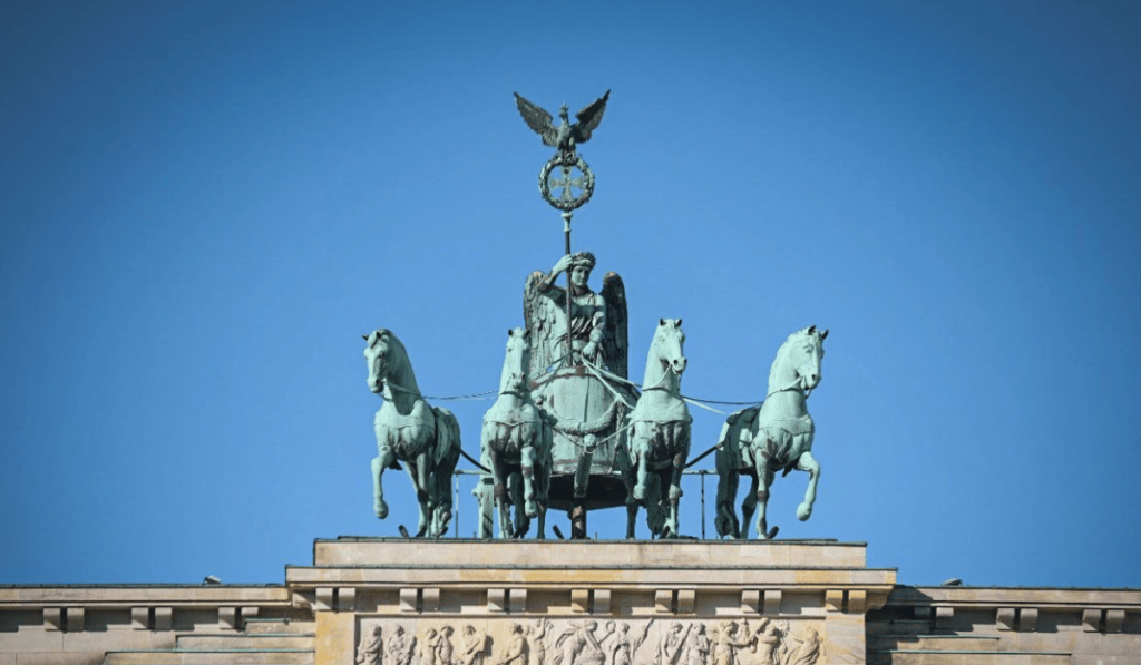 Quadrille on top of Brandenburg Gate