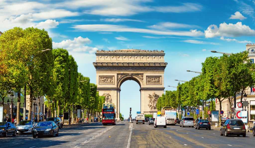 Arc de Triomphe from Avenue des Champs-Elysées