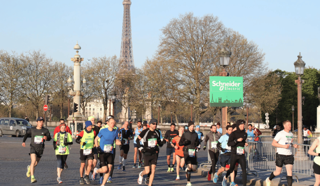 At Place de la Concorde turning from Champs Elisee to Rue de Rivoli