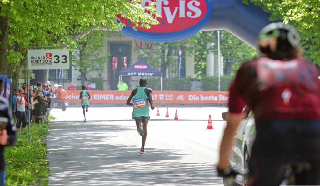 Leaders of the pack 9km to go