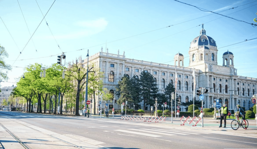 Ringstraße along Maria-Theresien-Platz, Kunsthistorisches Museum Vienna