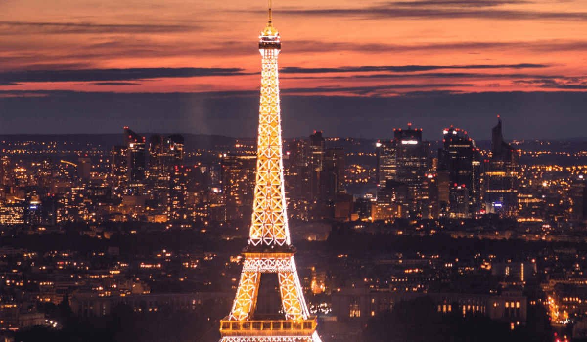 Tour Eiffel at night